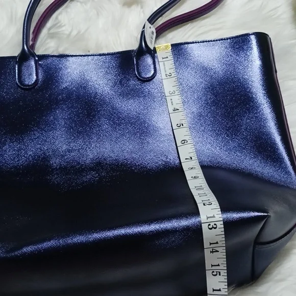 NWT Bath & Body Works large blue tote,  with small glitter pouch that zips - Picture 8 of 8